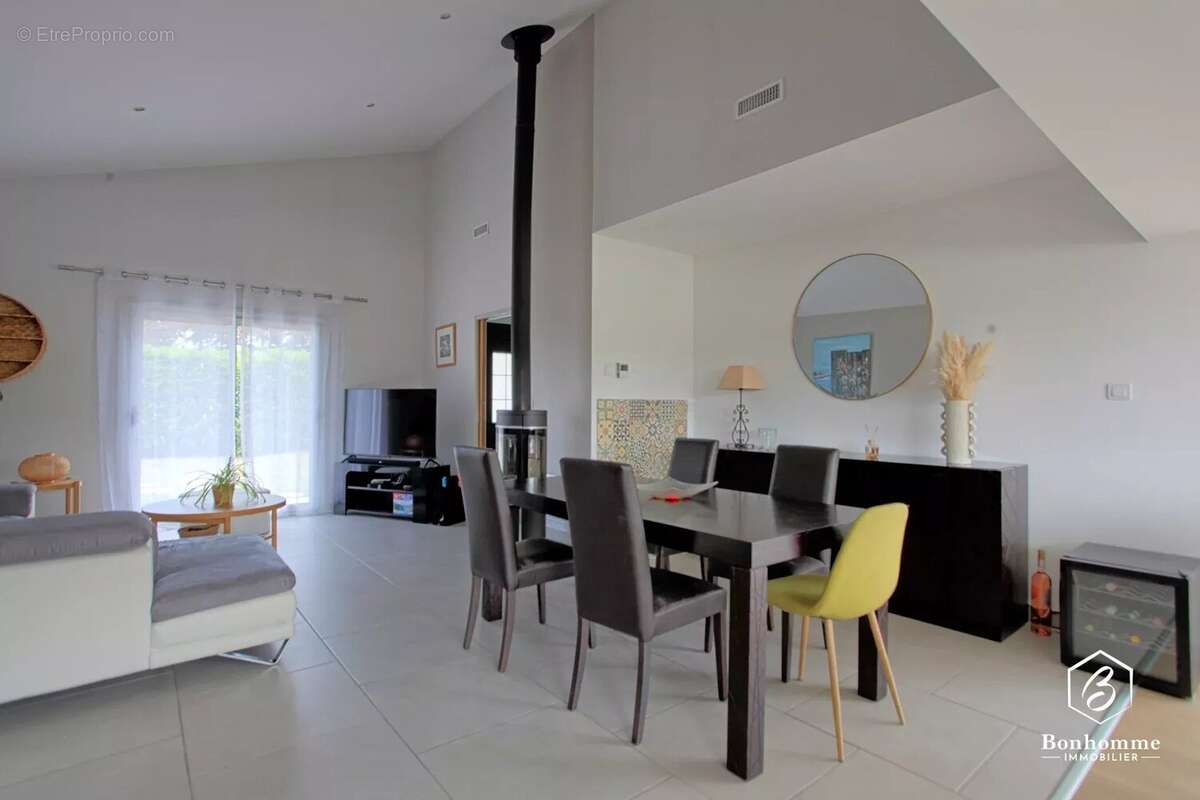 Maison à SAINT-MEDARD-D&#039;EYRANS