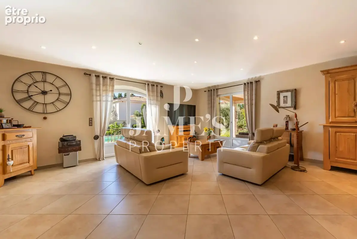 Maison 5 pièces 141 m² à vendre à Paradou (13520) - photo 9