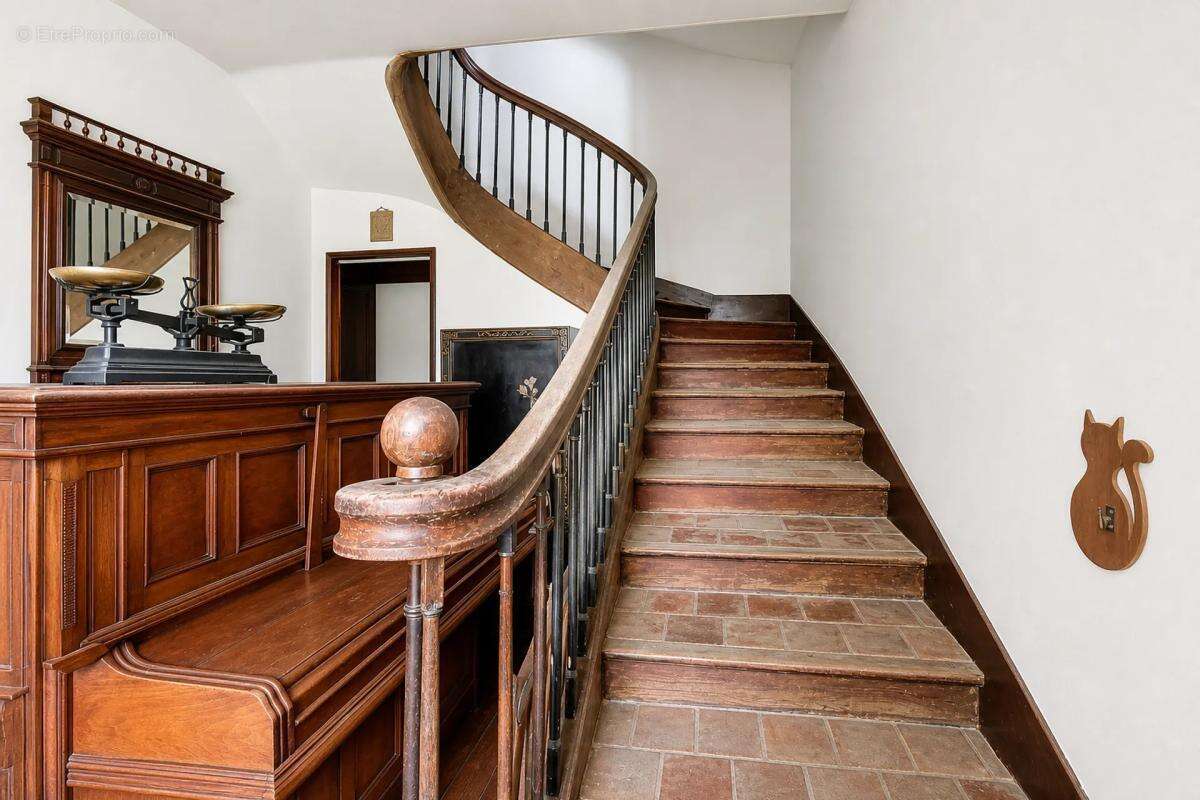 Maison de 326 m² avec charme historique à Turretot - photo 8