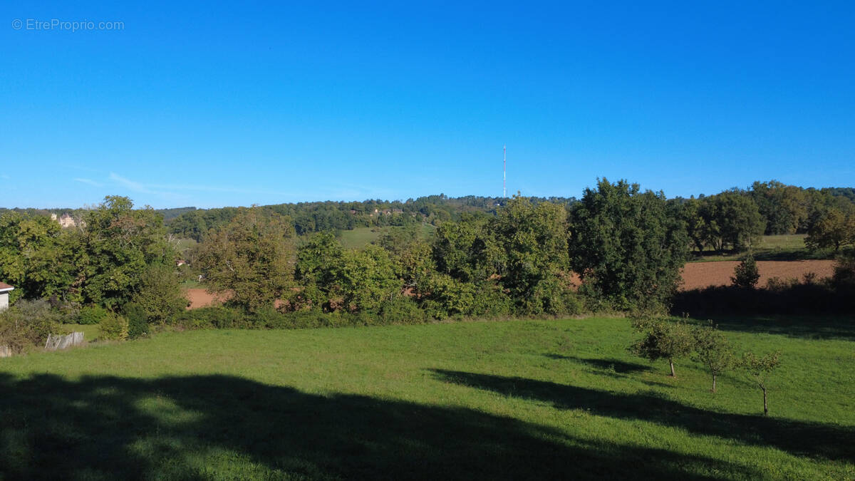 Terrain à COUX-ET-BIGAROQUE