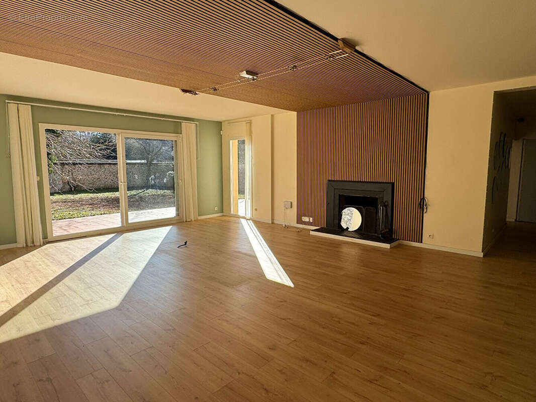 Maison à FEUCHEROLLES