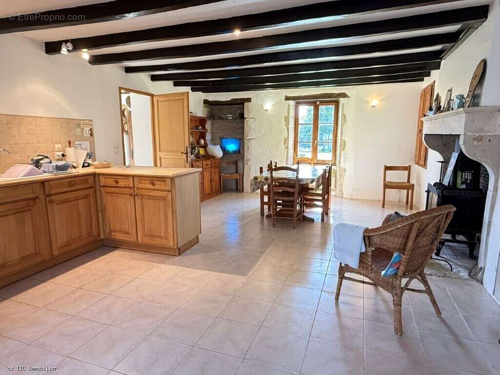 Maison de Campagne avec Dépendance 10 Minutes de Champagne-Mouton - photo 6
