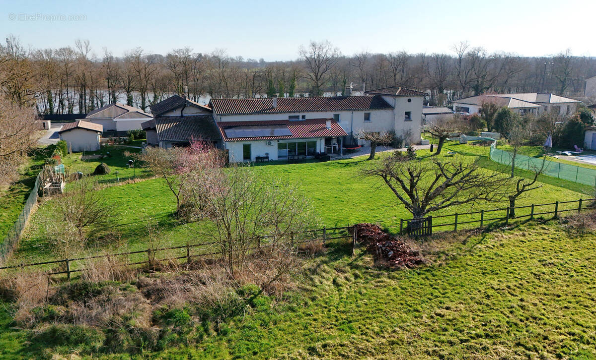 Maison à VILLARS-LES-DOMBES
