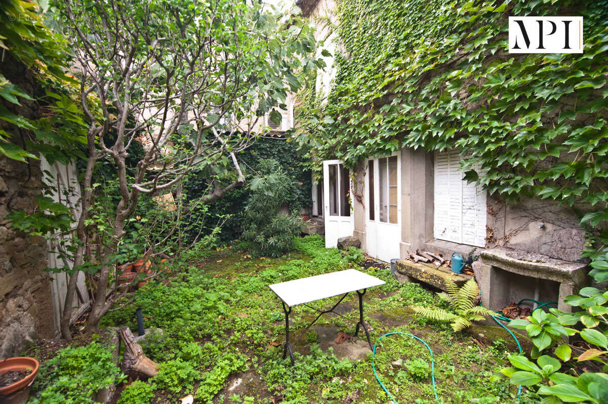 Maison à FELINES-MINERVOIS