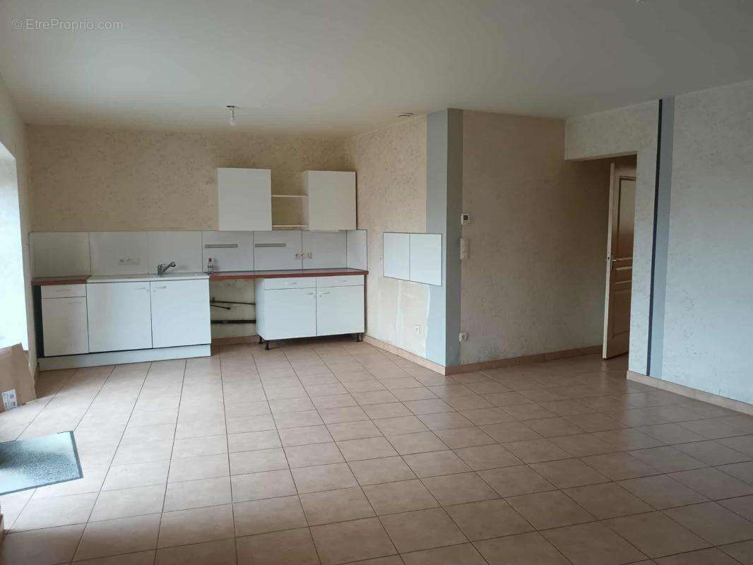 Maison à SAINT-JUST-SAINT-RAMBERT