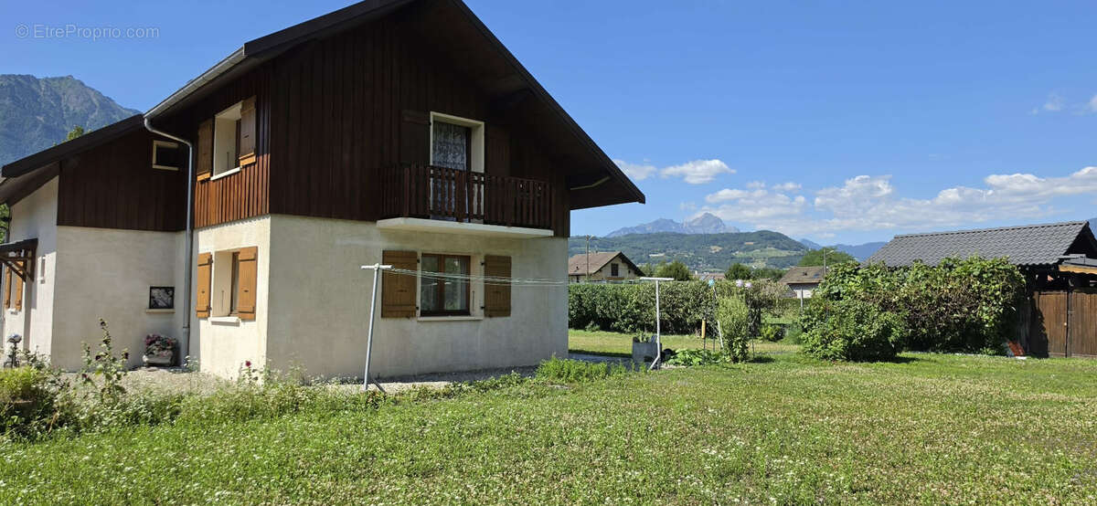Maison à GILLY-SUR-ISERE
