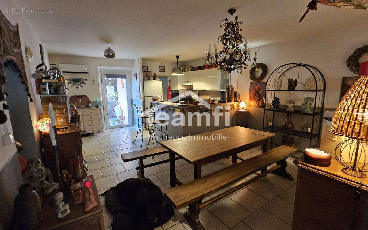 Appartement 1er étage - Appartement à BESSEGES