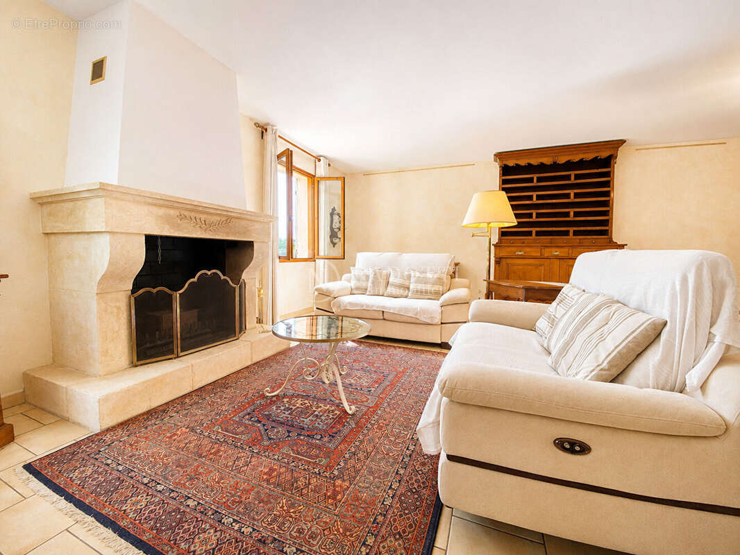 Maison à MAUBEC