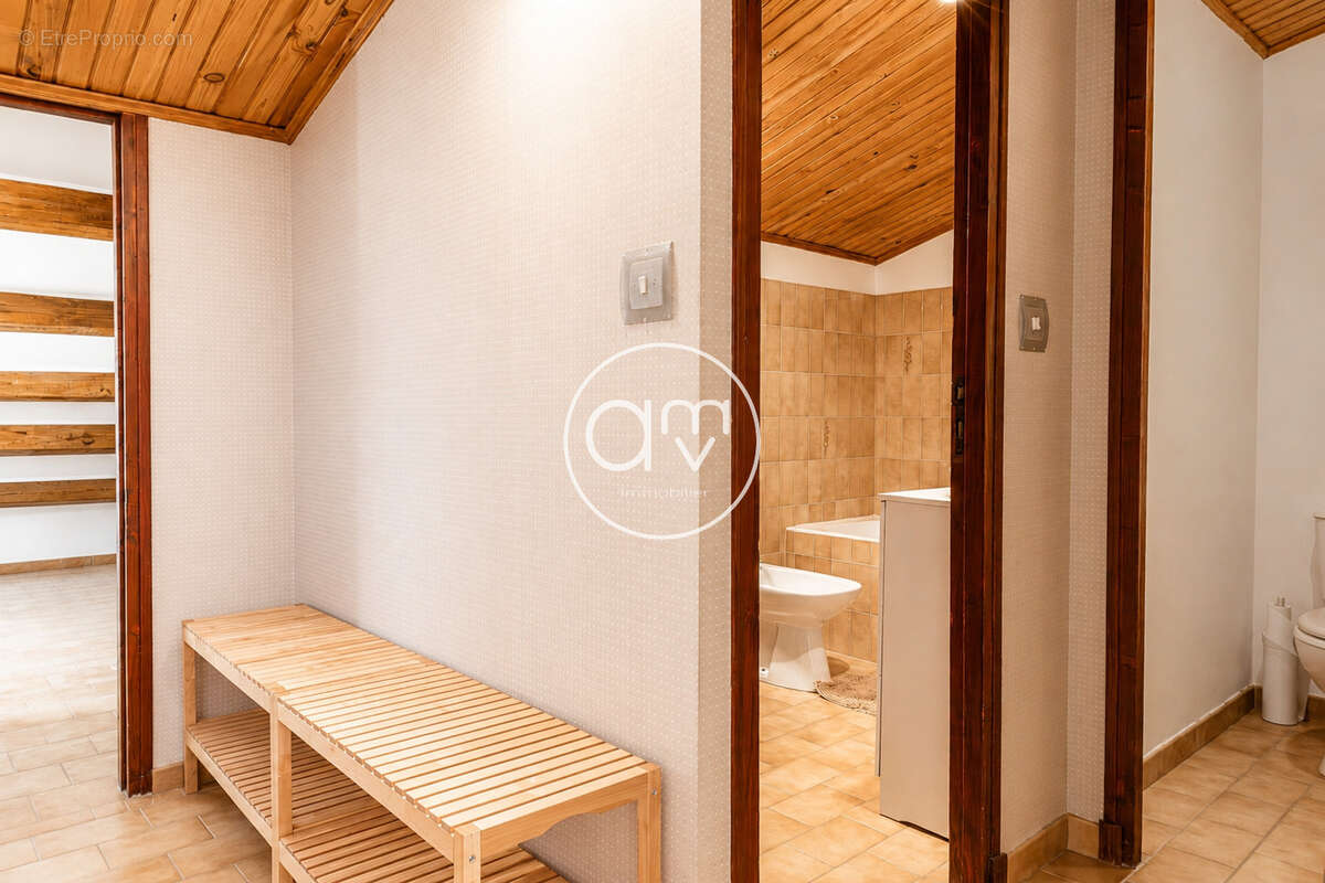 Hyeres gare - appartement t3 duplex 80m2 - dernier etage - stationnement - photo 13