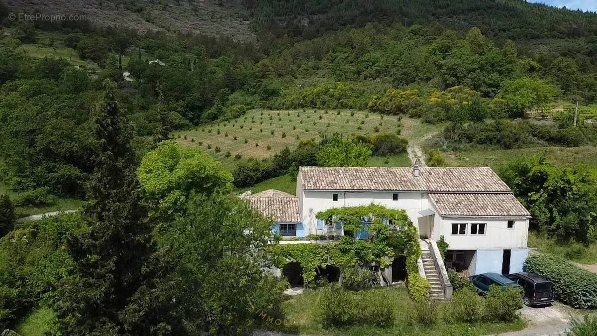 Maison à ALBA-LA-ROMAINE