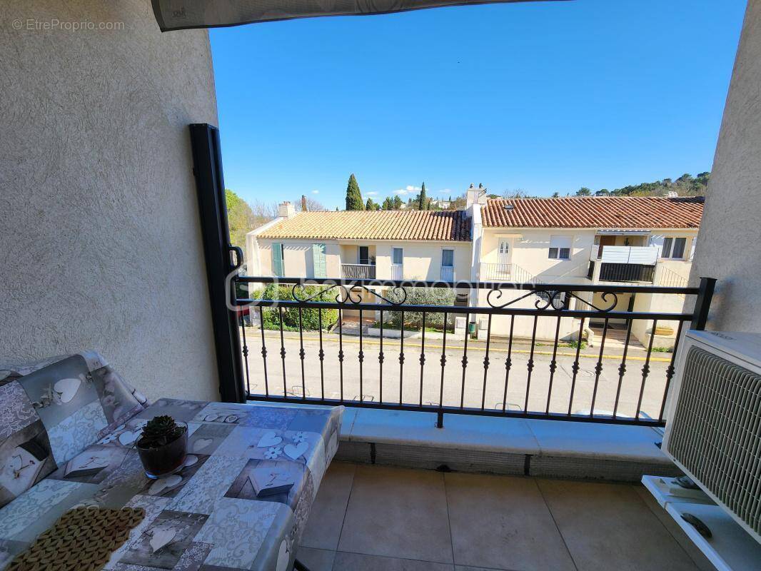 Appartement à LE PUY-SAINTE-REPARADE