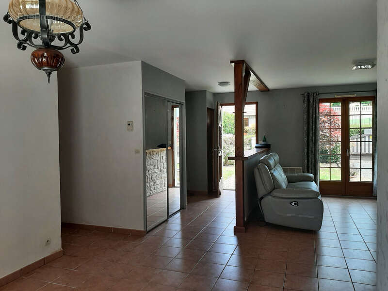 Maison à LUZY