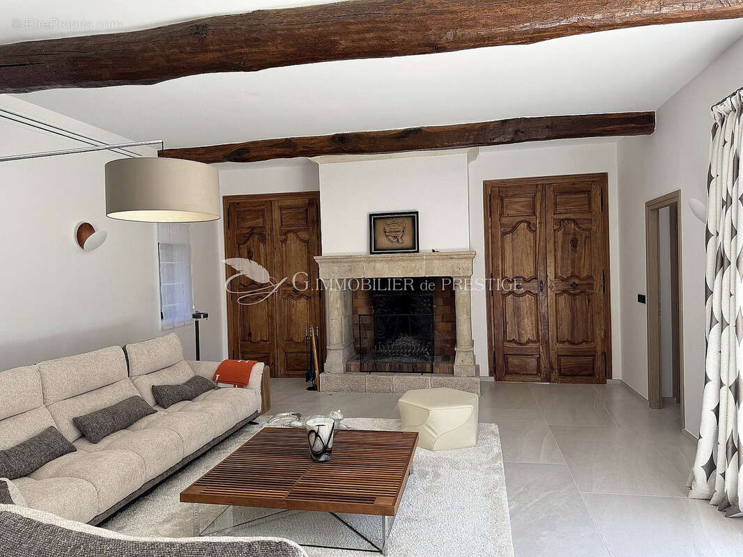 Maison à PERNES-LES-FONTAINES