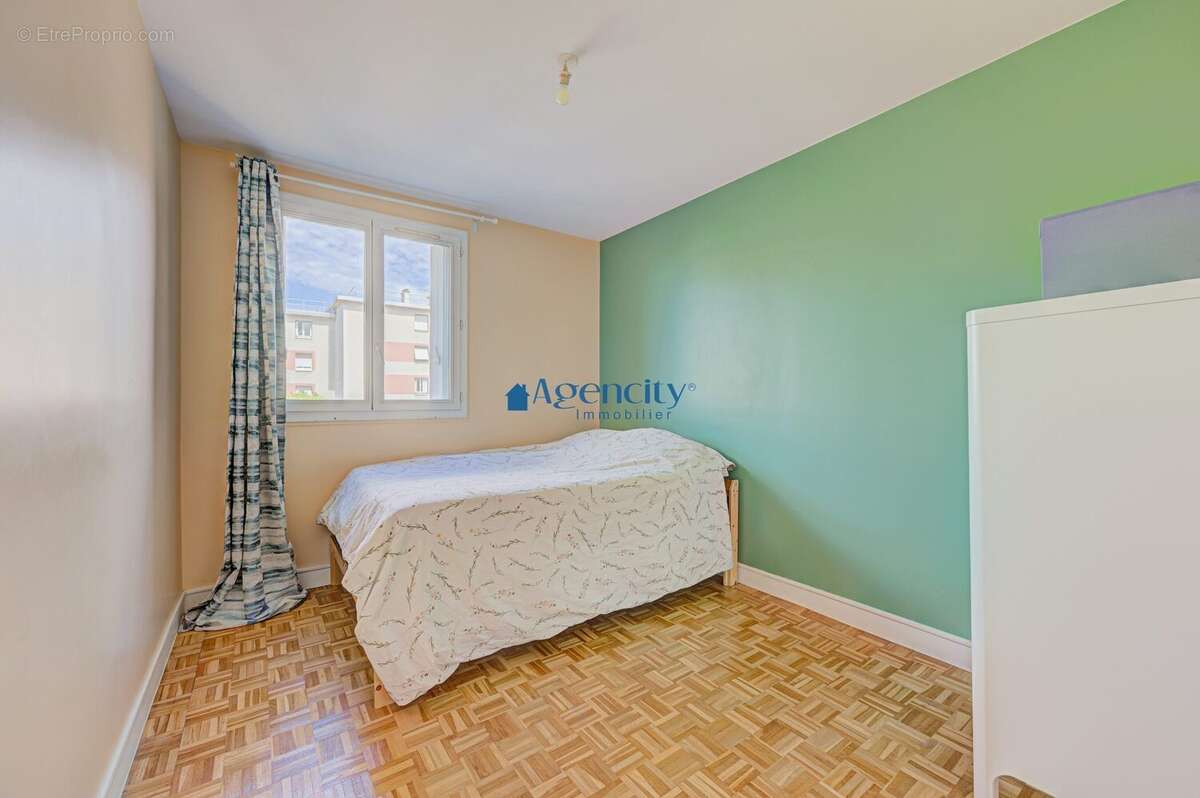 Appartement 80 m² à Noisy-Le-Grand  - photo 9
