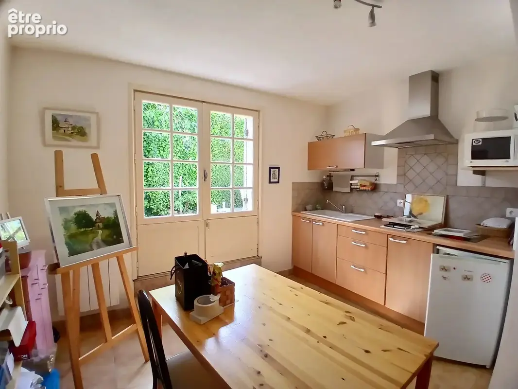 Propriété de 5 chambres située à la lisière du village, offrant de jolies vues. - photo 13