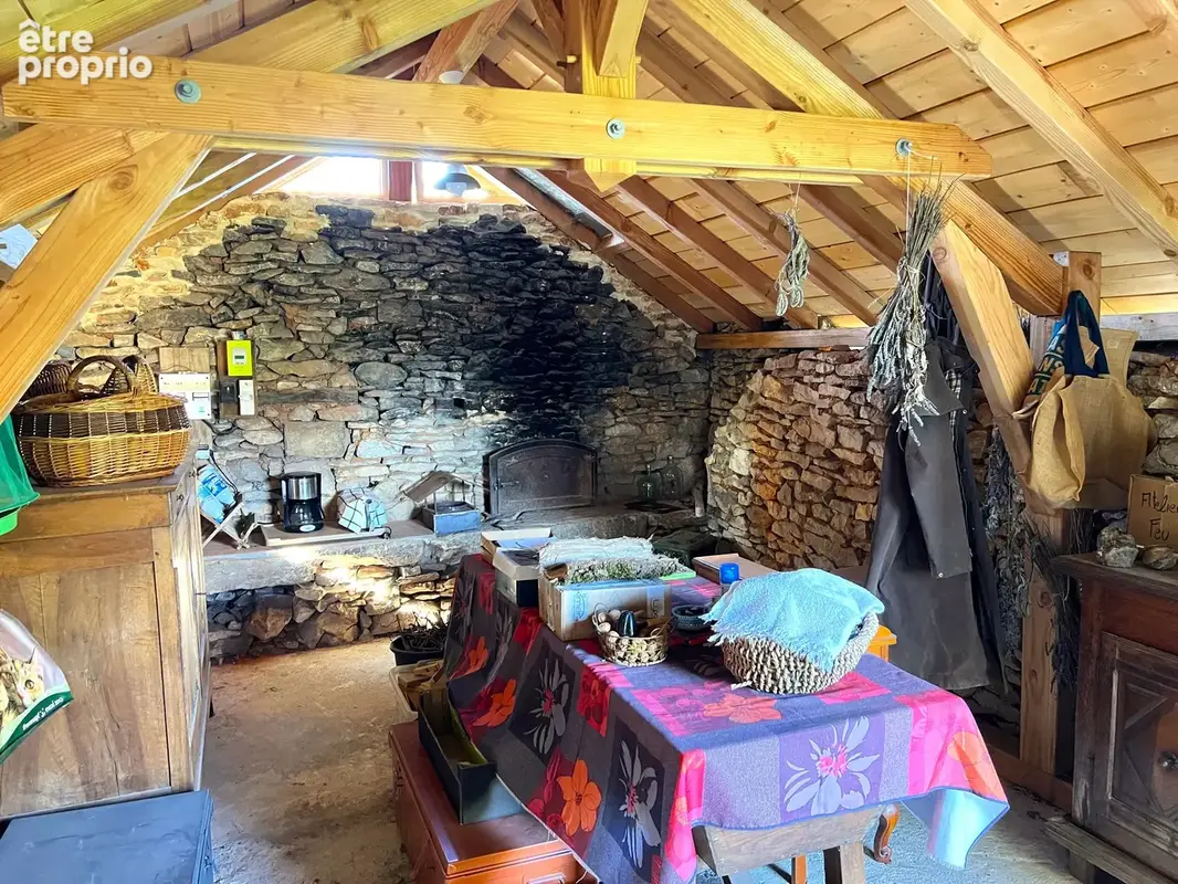 Causses du Quercy: Charmante maison de 4 chambres avec dépendances, 4,5ha de terrain et une belle vue! - photo 4