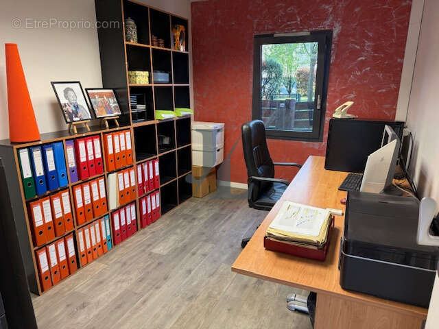 Commerce à PORTES-LES-VALENCE