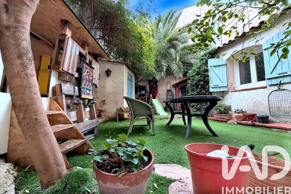 Photo 1 - Appartement à MARSEILLE-6E