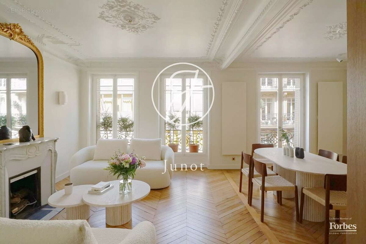 Appartement à PARIS-7E