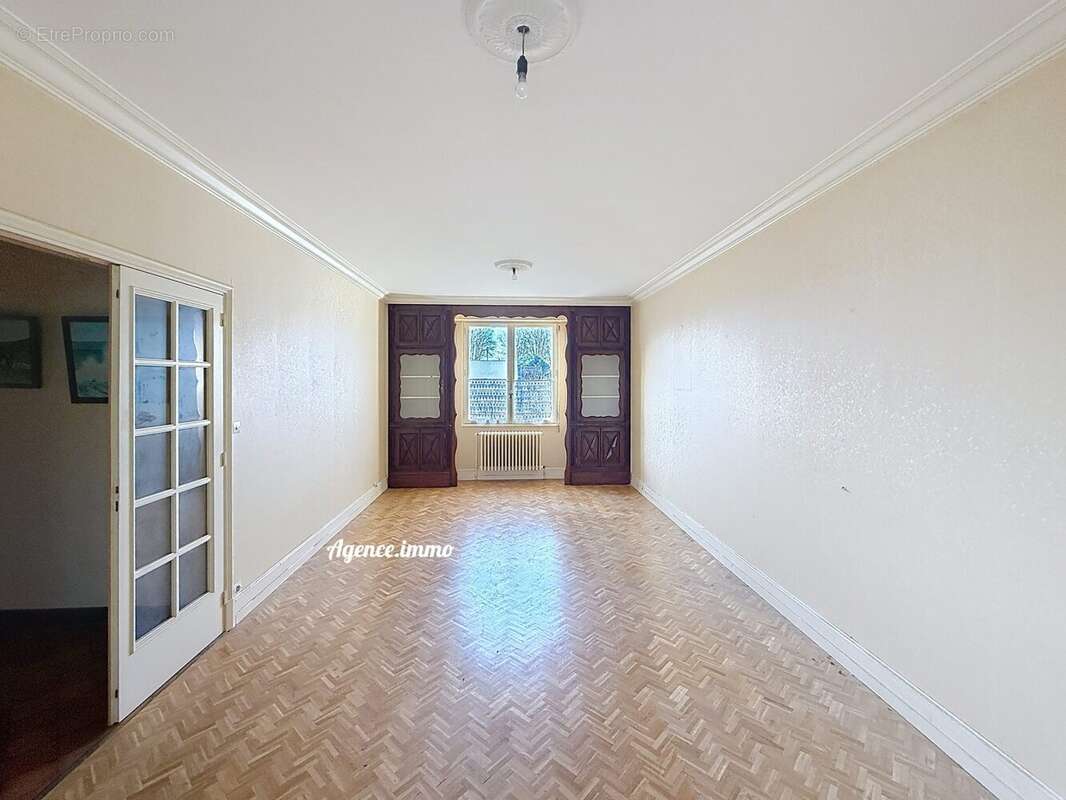 Maison à NAZELLES-NEGRON