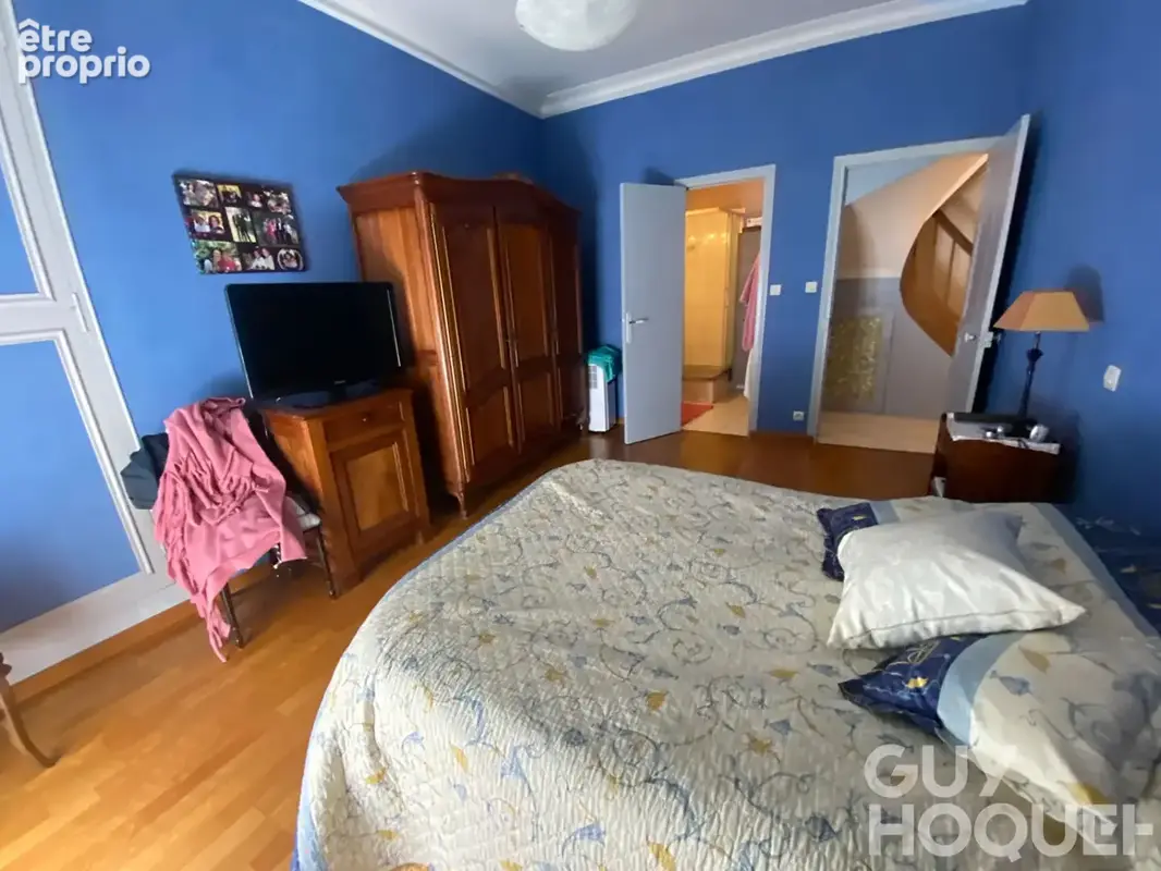 Châteaudun centre-ville Maison de ville avec 4 chambres, 42 m² de séjour - photo 7
