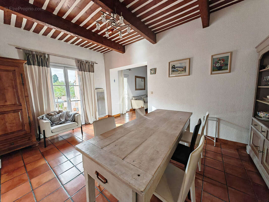 Maison à CARQUEIRANNE