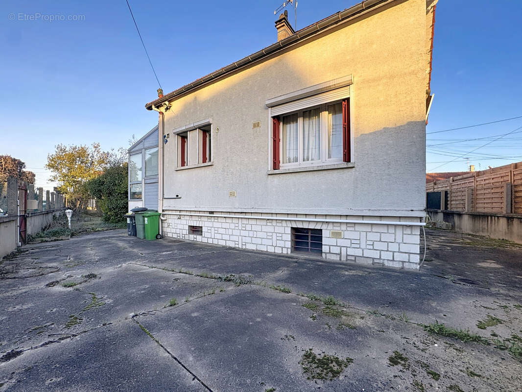 Maison à PARAY-VIEILLE-POSTE