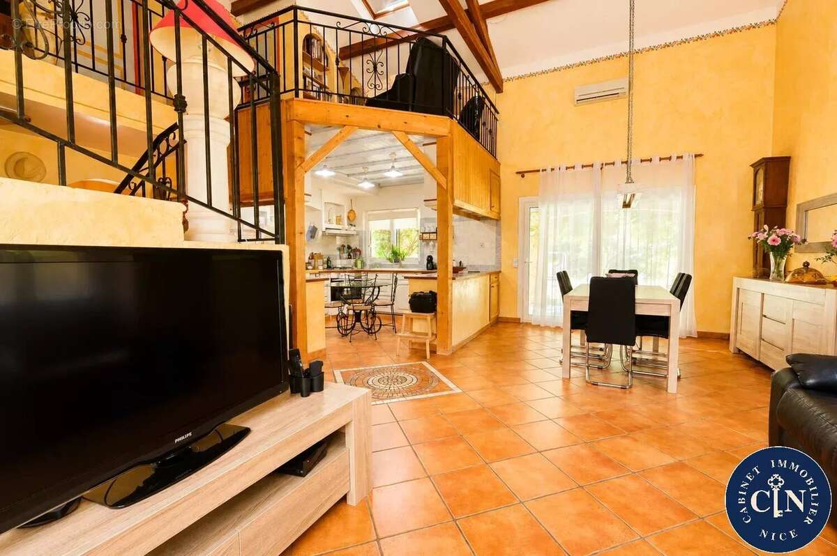 Maison 141 m² à Le Broc  - photo 7