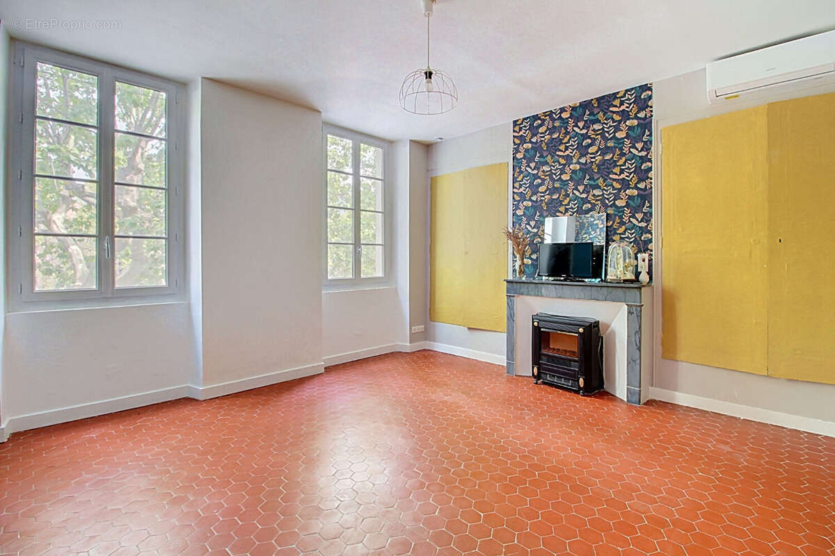 A vendre en exclusivité draguignan superbe appartement t3 spacieux de 100 m² en centre ville - photo 9