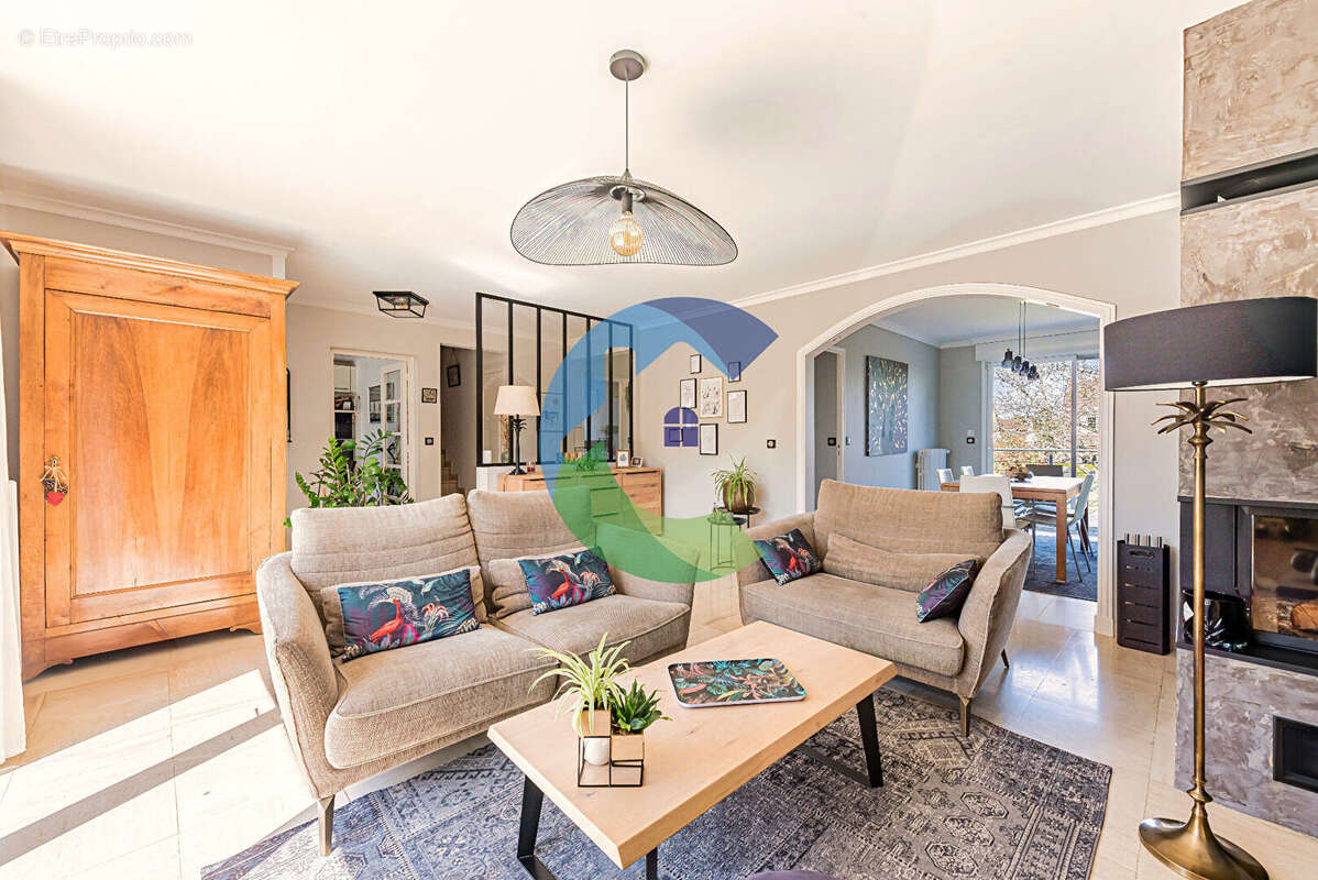 Maison à BALLAINVILLIERS