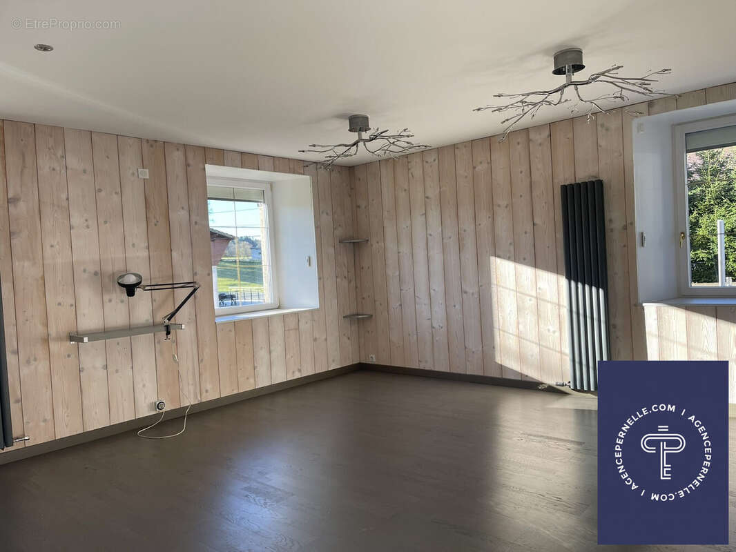 Maison à SAINT-JULIEN-LES-RUSSEY