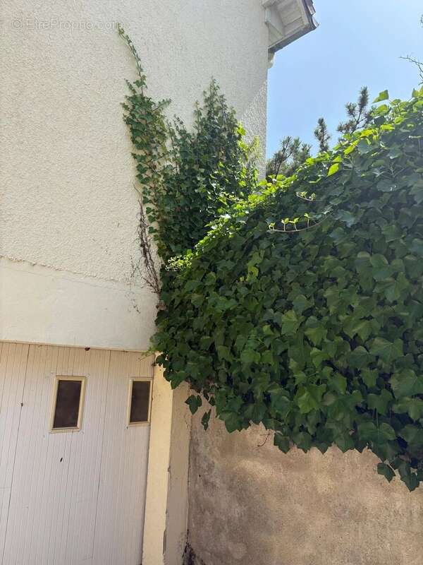 Maison à SAINT-NOM-LA-BRETECHE