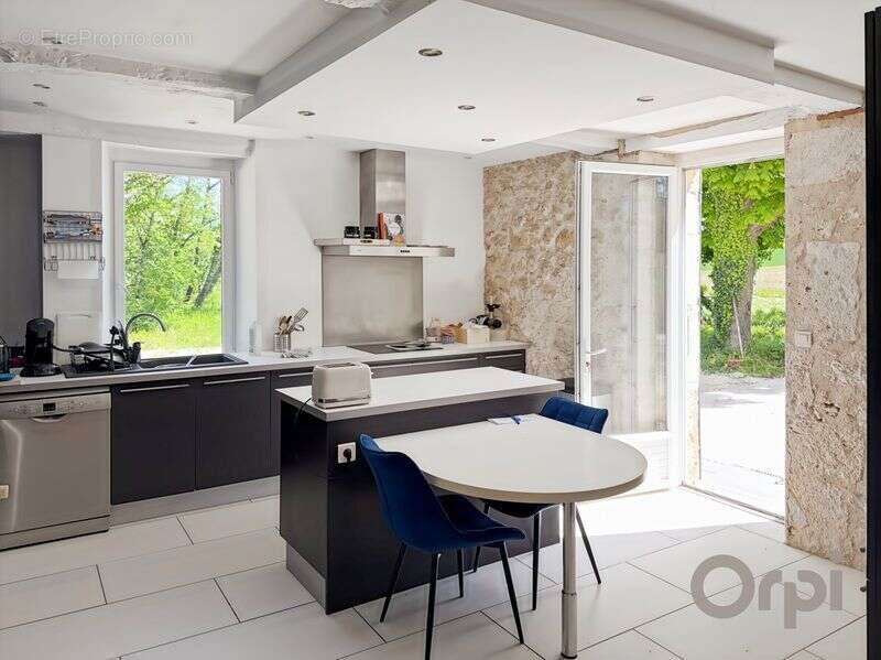 Maison à SAINT-CLAR