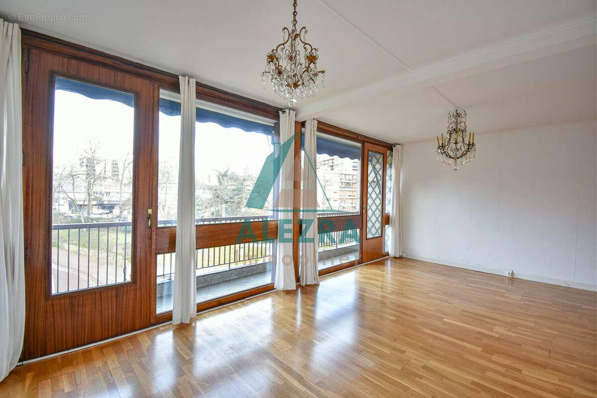 Appartement à LA CELLE-SAINT-CLOUD