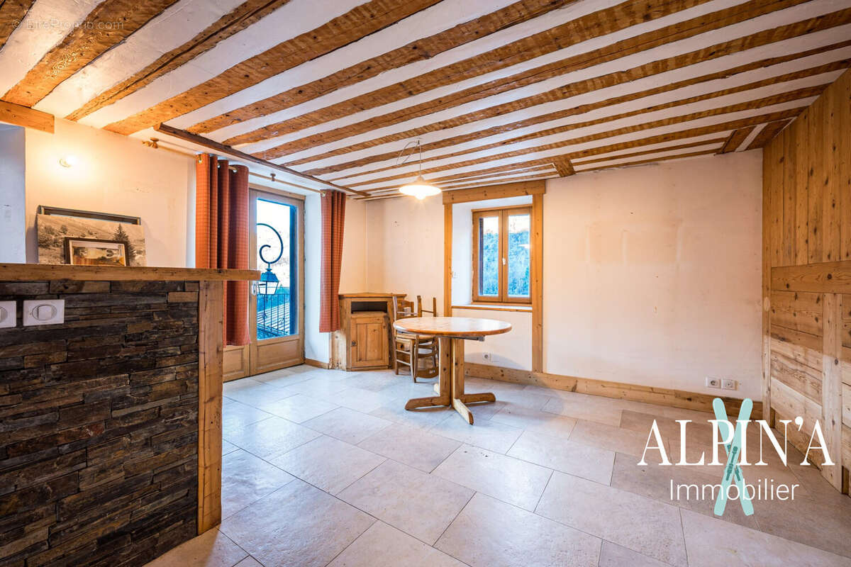 Maison à LA PERRIERE