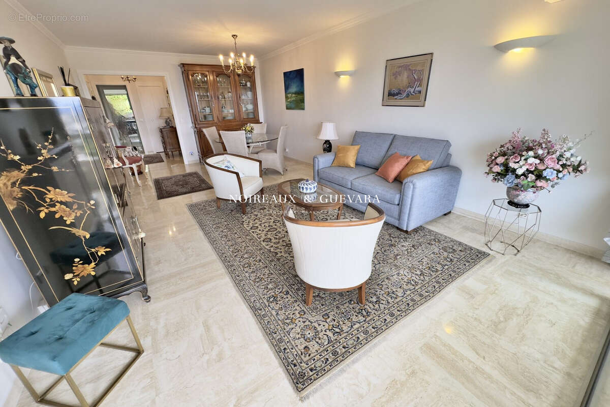 Appartement à LE CANNET