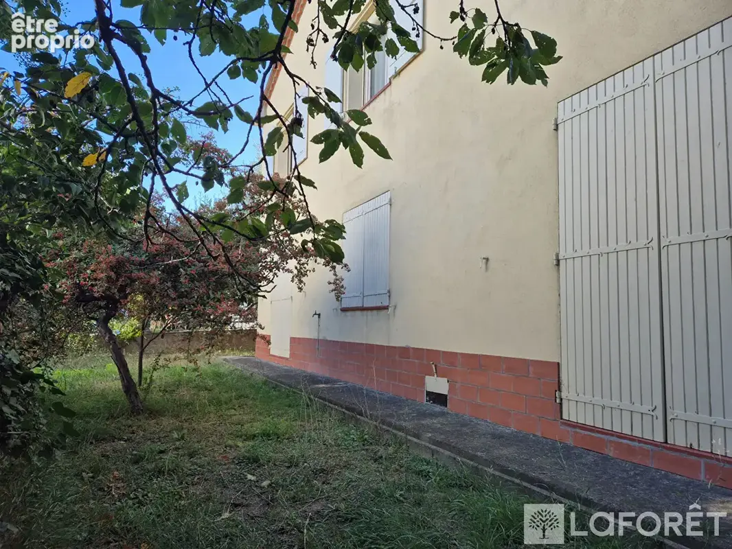 Maison 3 faces de 163 m² avec jardin et garage - photo 7