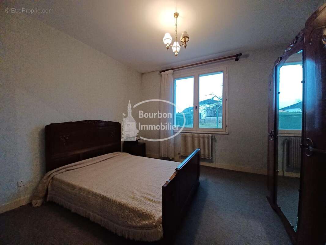 n°5 - Maison à GUEUGNON