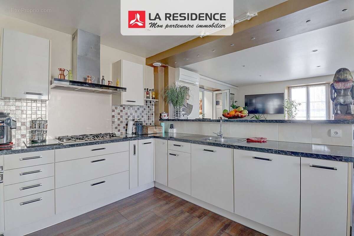 Maison 147 m² à Jouars-Pontchartrain  - photo 7