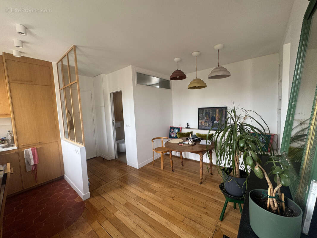 Appartement à CHARENTON-LE-PONT