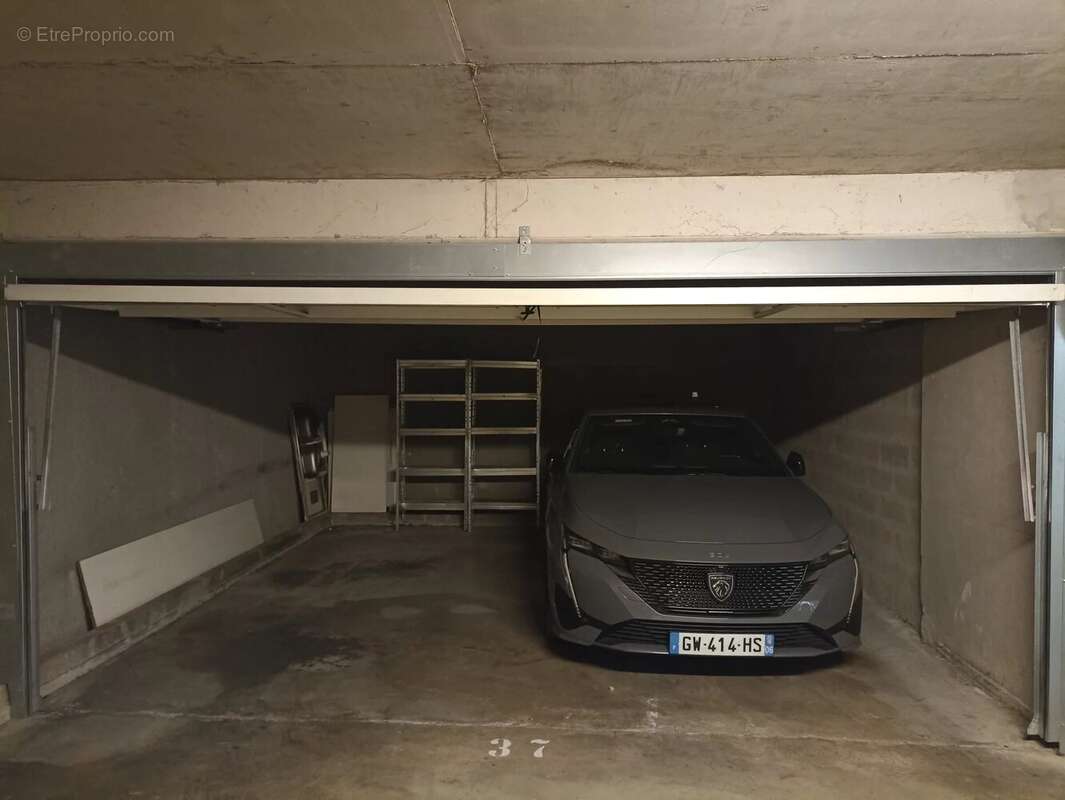 Appartement à SAINT-LAURENT-DU-VAR