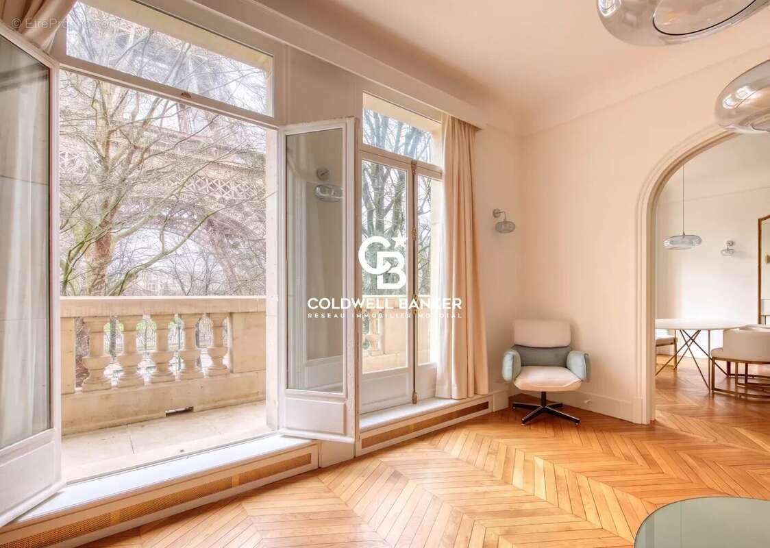Appartement à PARIS-7E
