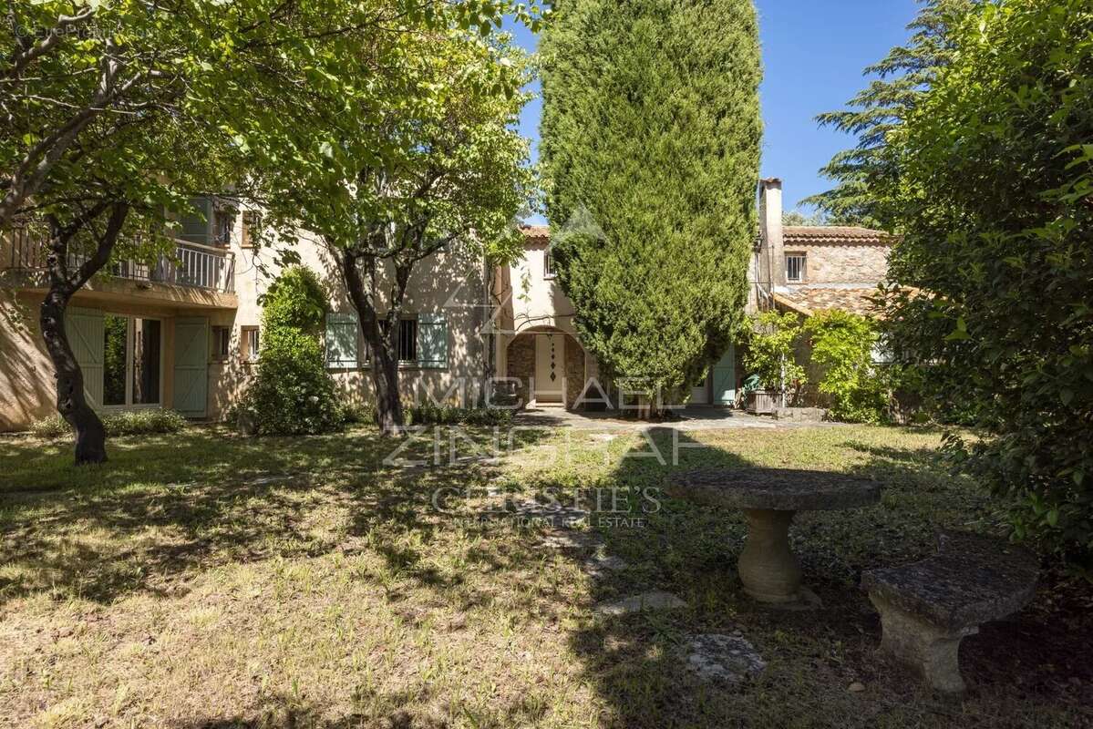 Maison à AURIBEAU-SUR-SIAGNE