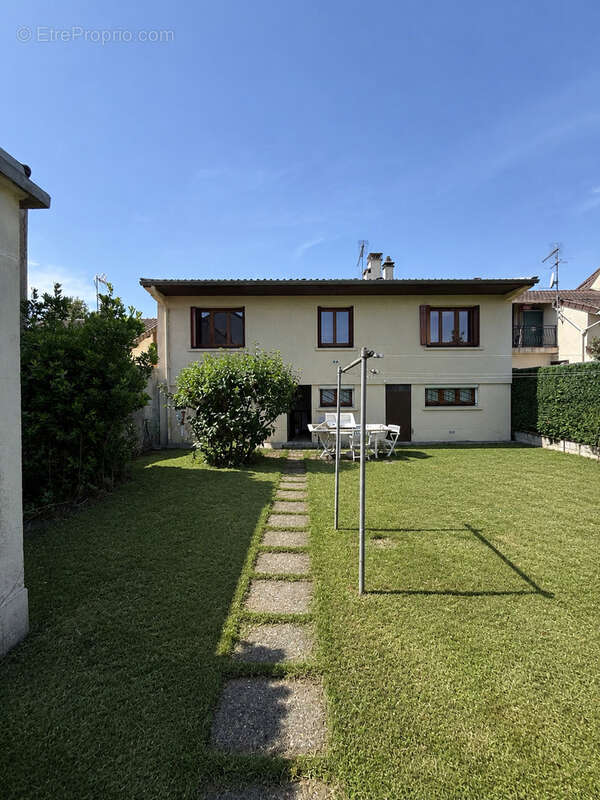 Maison à LE BLANC-MESNIL