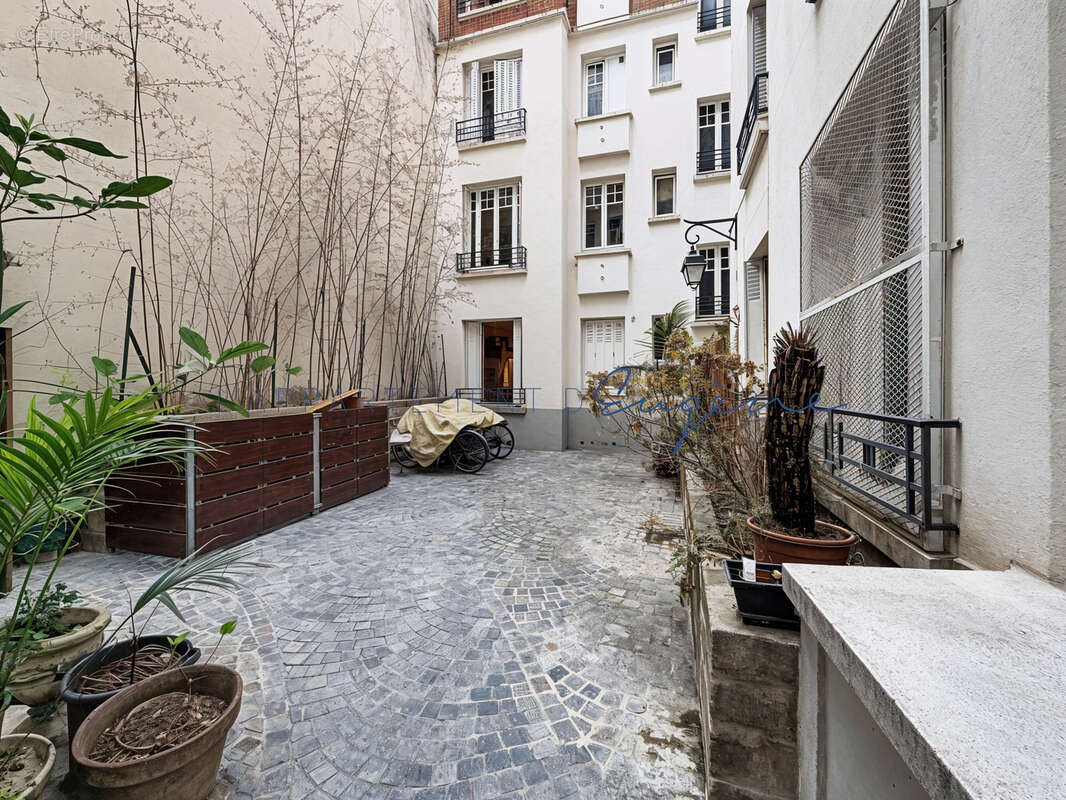 Appartement à PARIS-18E