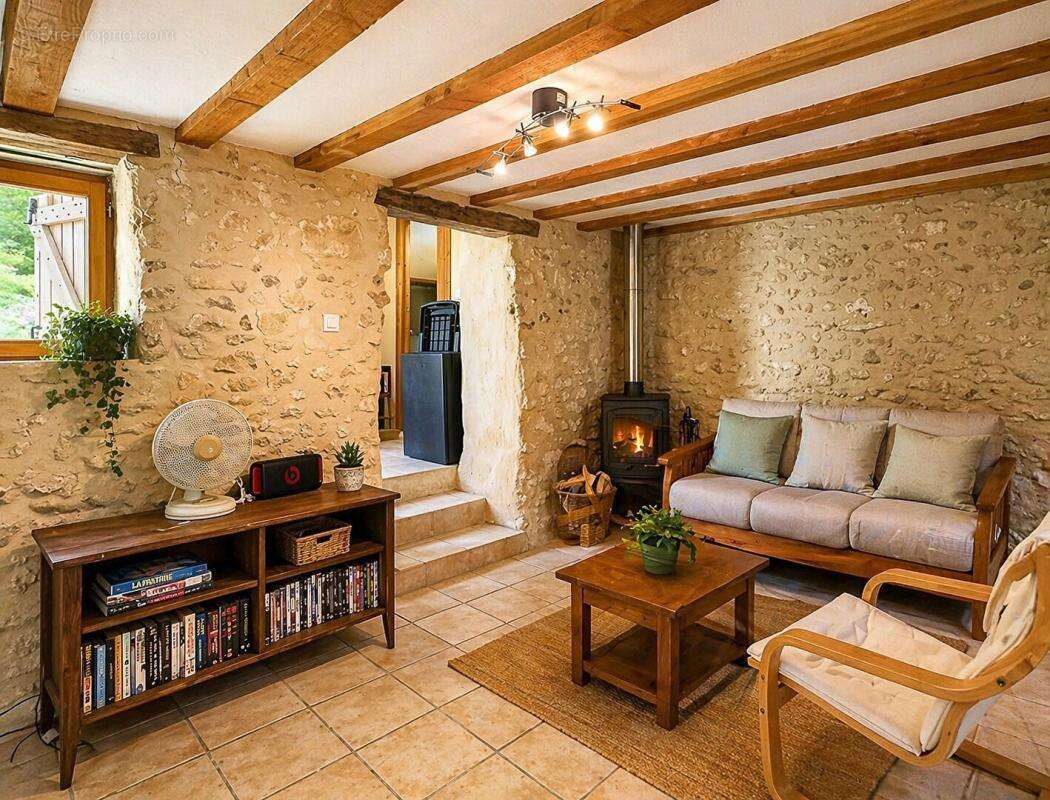 A vendre, superbe propriété en pierre de 245 m² habitable située à BUSSAC 24350 - photo 9