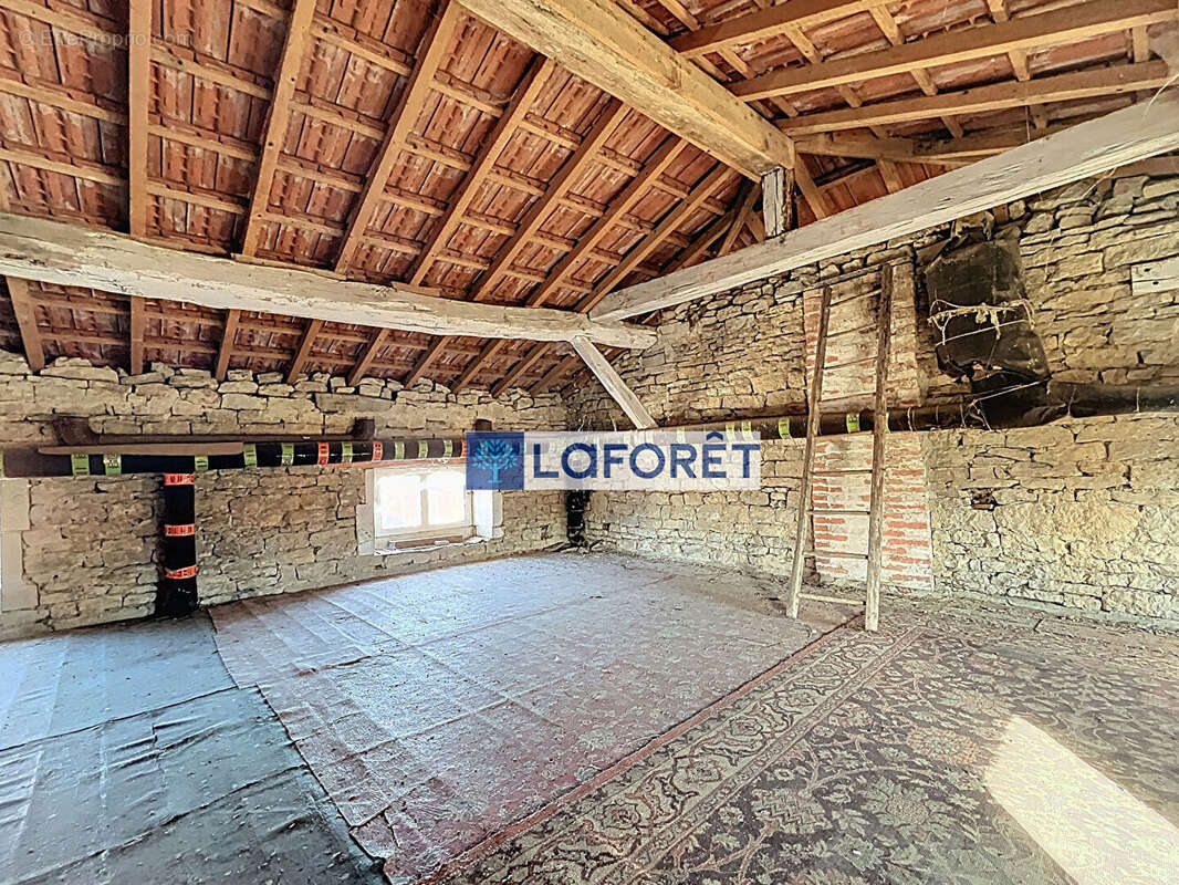 Maison à DOMMARTIN-LE-SAINT-PERE