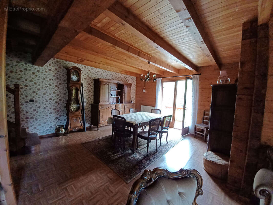 Appartement à HAUTELUCE