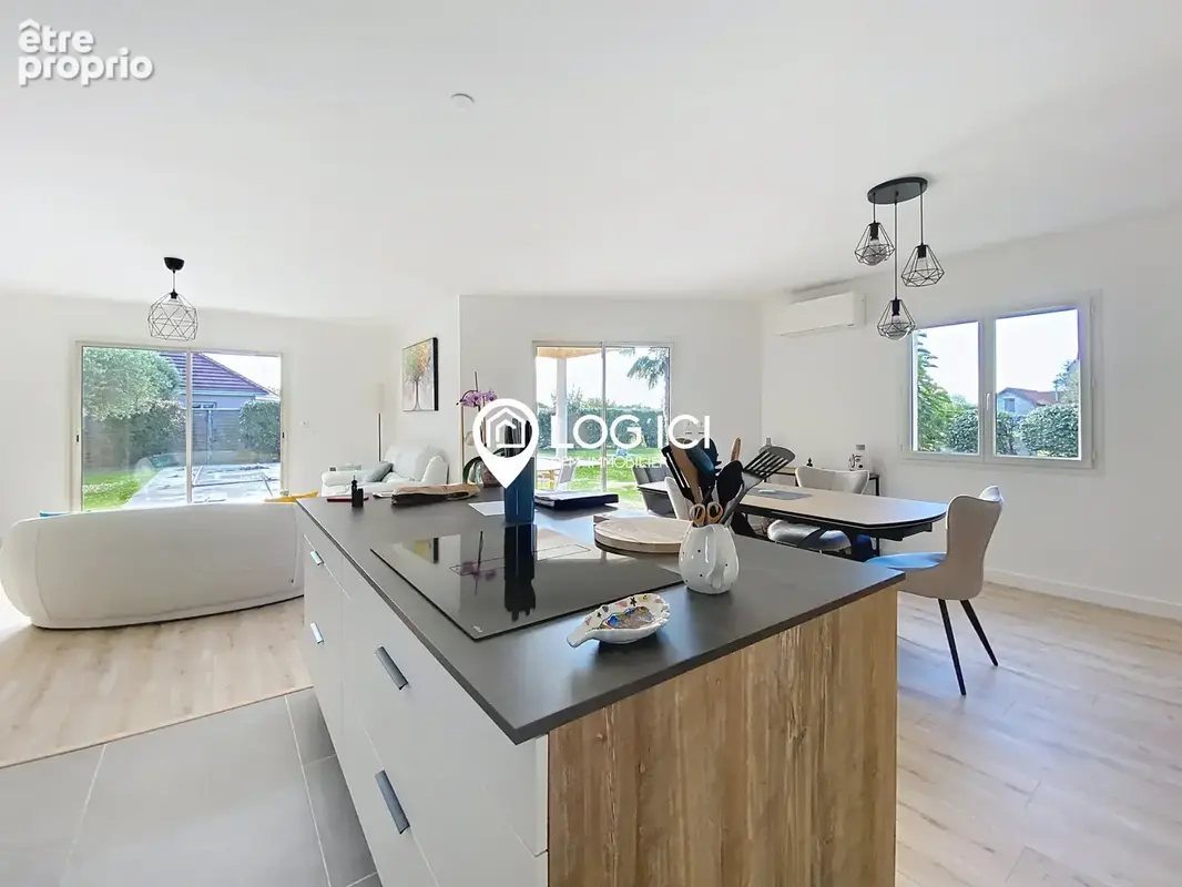 Maison à UZEIN