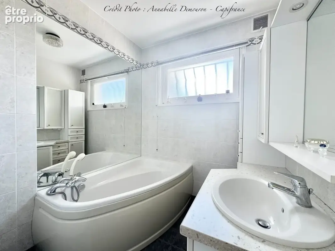 MOZAC – Maison de plain-pied 3 chambres/bureau – PISCINE – TERRAIN divisible de 2324 M² – Garages - photo 37